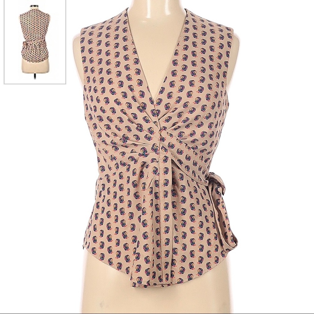 Sleeveless blouse in floral print